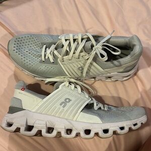 Women’s On Cloud size 9.5